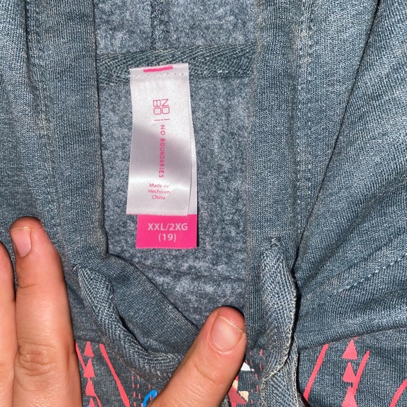 Wolf sweatshirt. Size XXLarge - Picture 3 of 3